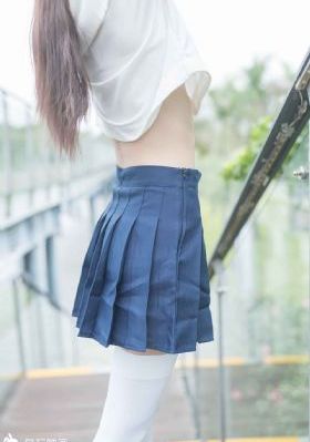 黄色片干逼逼片2003年_HD高清完整电影