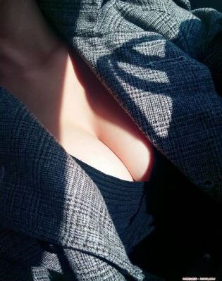 美女张开腿没内裤裸身视频无遮挡_4K视频大全